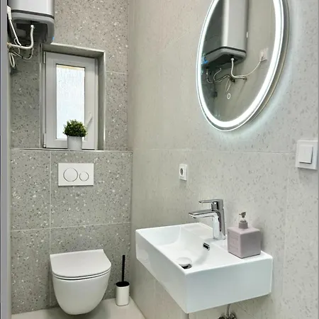 Cozy One-room In Heart Of 아파트