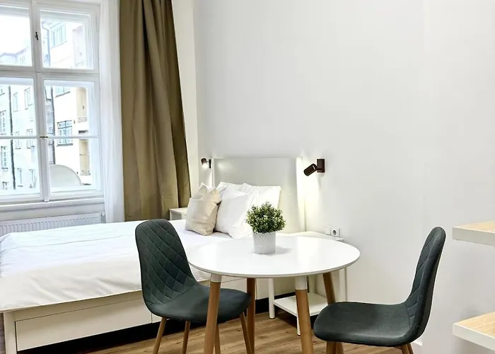 Cozy One-room In Heart Of